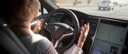Elon Musk chce již letos představit plně autonomní vozy Tesla